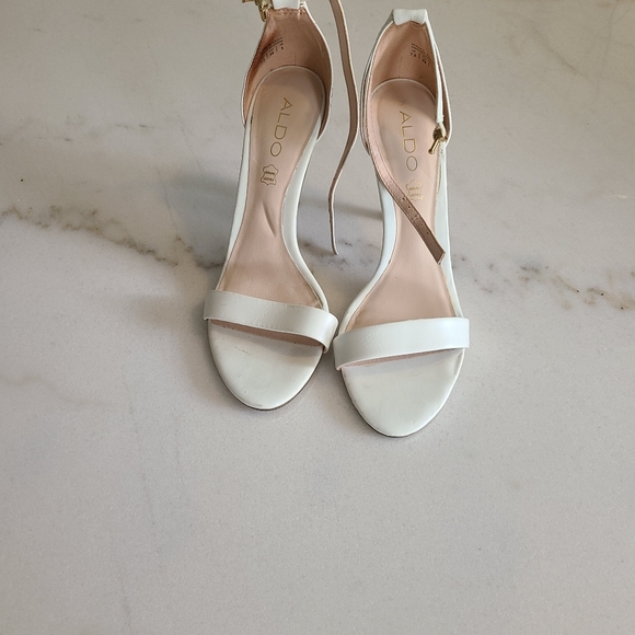 Shoes - Picture 4 of 5